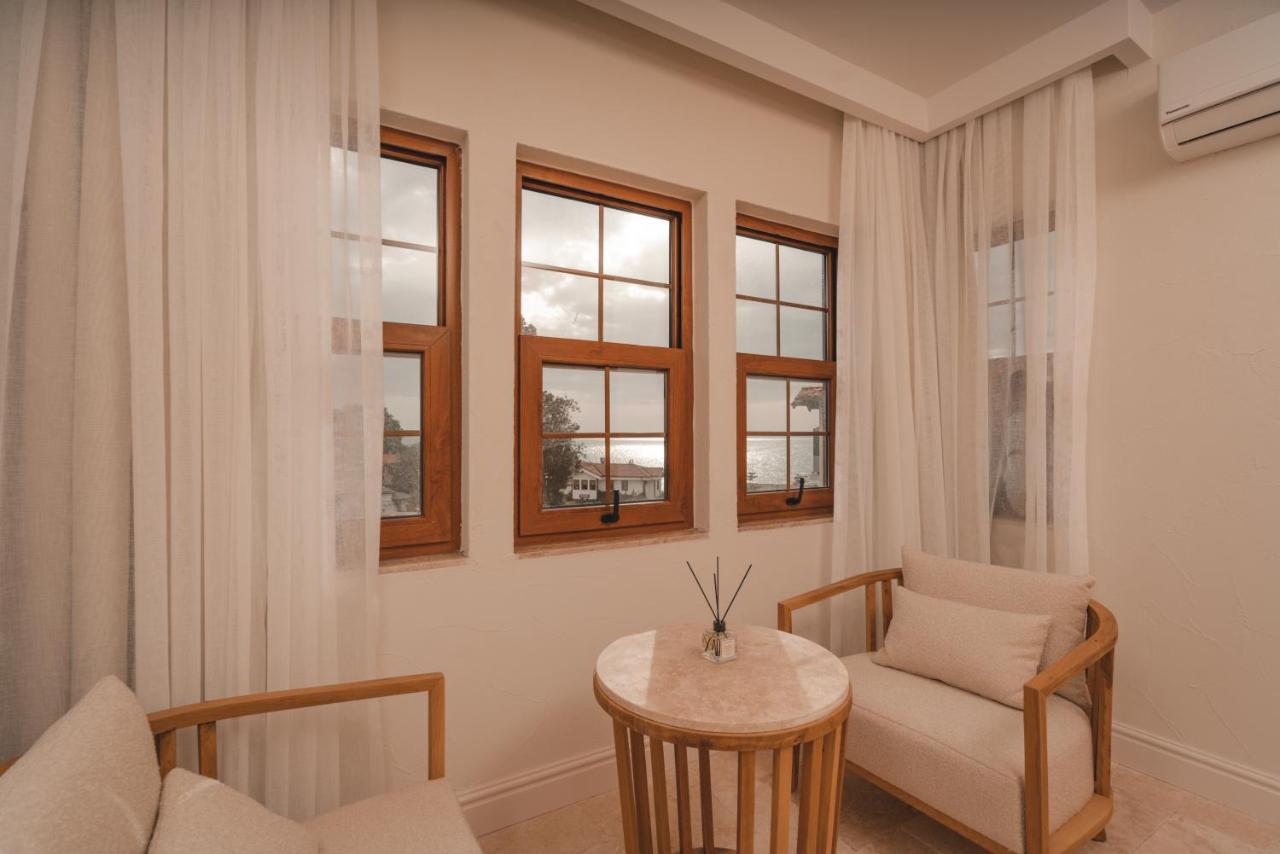6 Rooms By Azumare Side Exterior photo